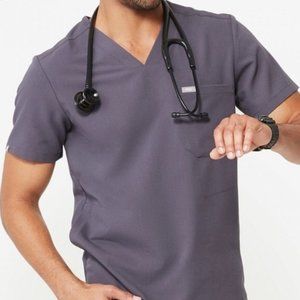 Figs Chisec Charcoal Three-Pocket Scrub Top (M)